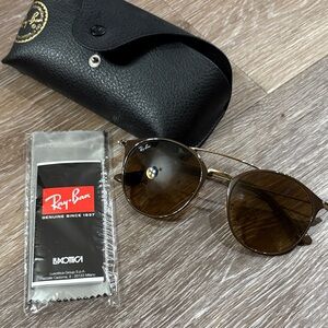 Ray-Ban Brown Lens Sunglasses with Black Case